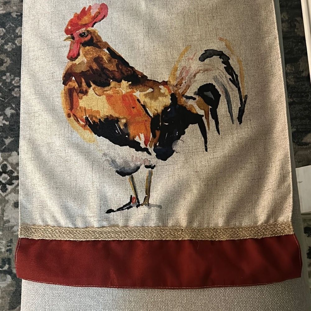 Rooster Tablerunner 70”